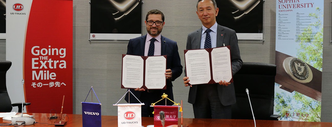 ud-trucks-renewed-the-academic-partnership-program-with-sophia-university